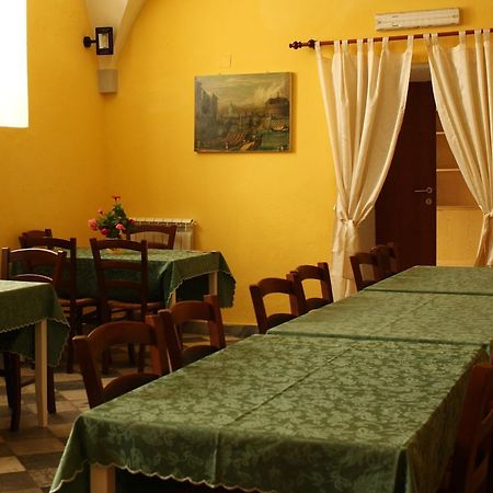 Al Vecchio Convento Mare E Monti Bed & Breakfast Ortonovo Bagian luar foto