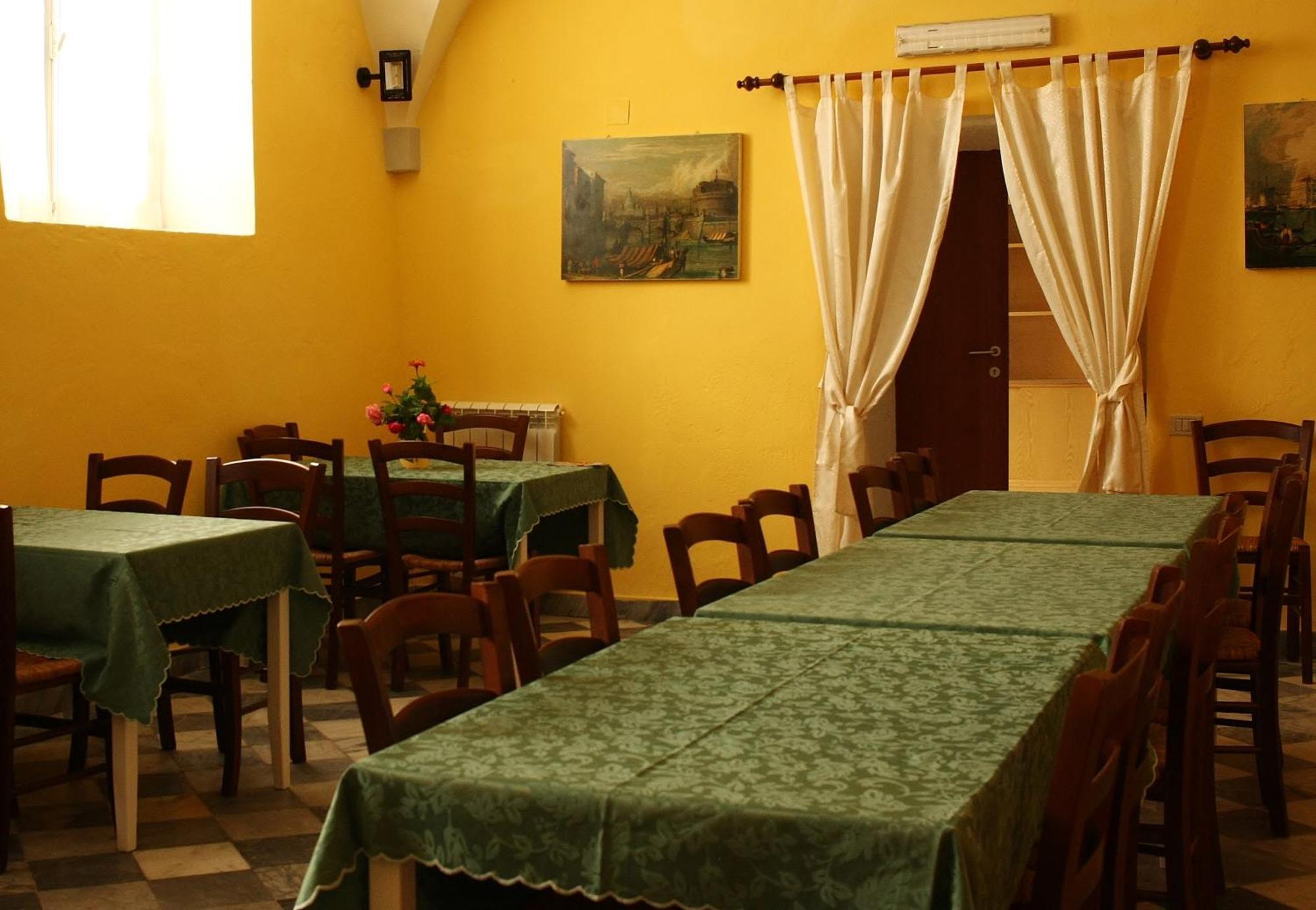 Al Vecchio Convento Mare E Monti Bed & Breakfast Ortonovo Bagian luar foto