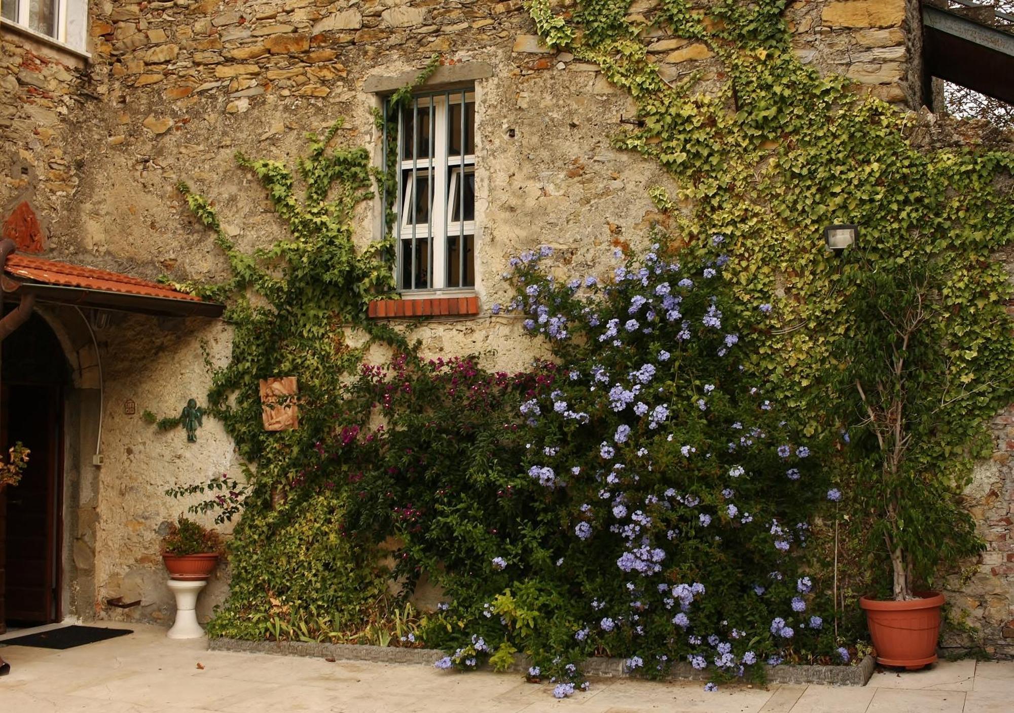 Al Vecchio Convento Mare E Monti Bed & Breakfast Ortonovo Bagian luar foto