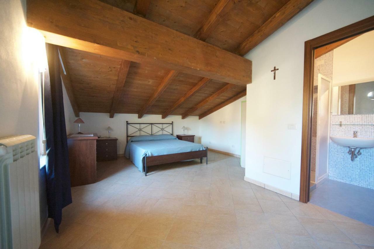 Al Vecchio Convento Mare E Monti Bed & Breakfast Ortonovo Bagian luar foto