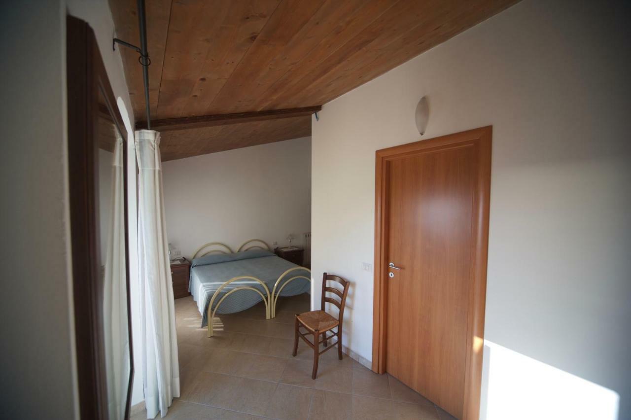 Al Vecchio Convento Mare E Monti Bed & Breakfast Ortonovo Bagian luar foto