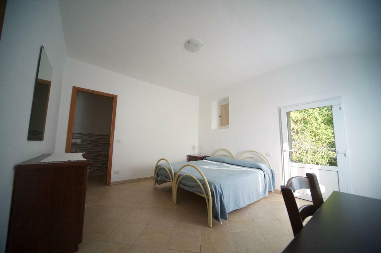Al Vecchio Convento Mare E Monti Bed & Breakfast Ortonovo Bagian luar foto