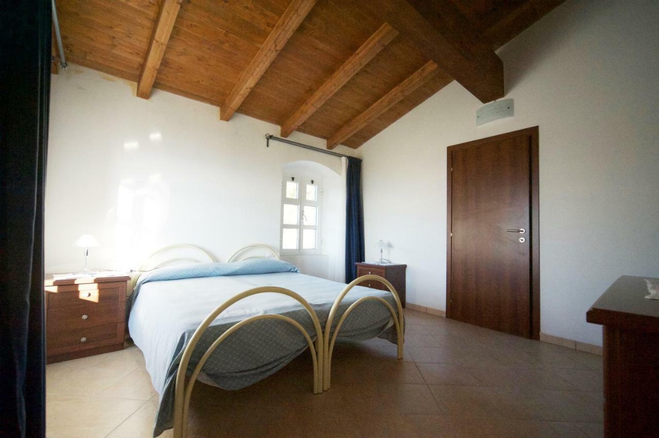 Al Vecchio Convento Mare E Monti Bed & Breakfast Ortonovo Bagian luar foto