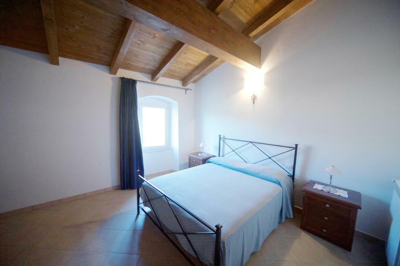 Al Vecchio Convento Mare E Monti Bed & Breakfast Ortonovo Bagian luar foto