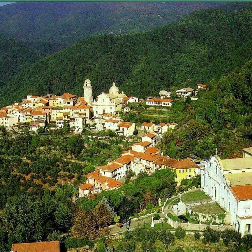 Al Vecchio Convento Mare E Monti Bed & Breakfast Ortonovo Bagian luar foto